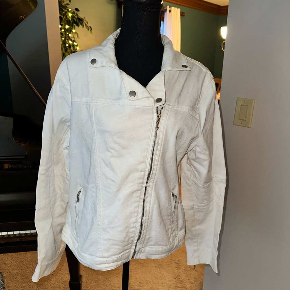 Roz & Ali White Utility Jacket